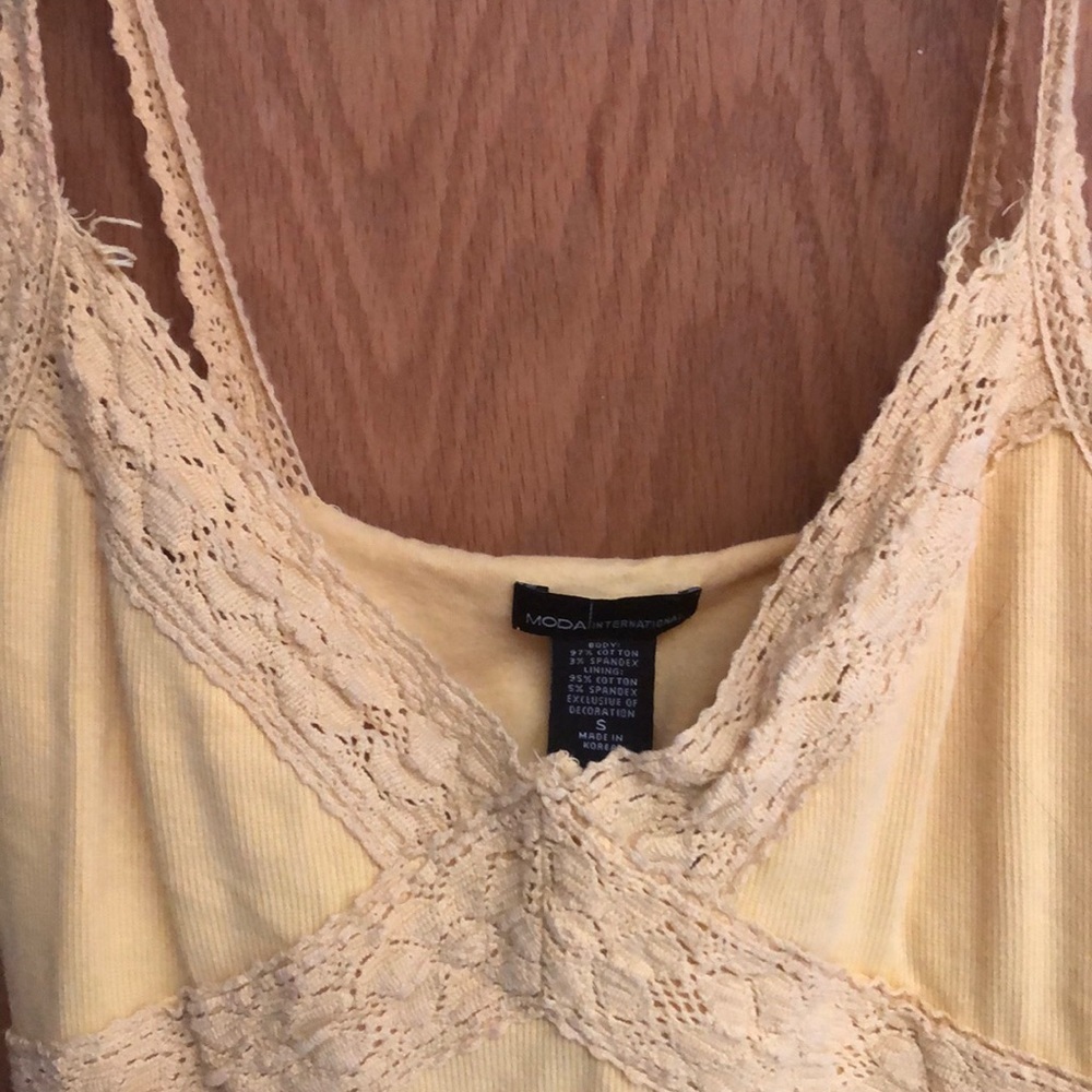 Yellow lace dress - Picture 6 of 6